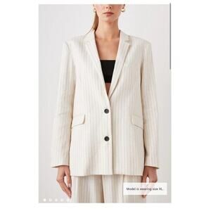 NWT sz: M Rails Stanton Ivory Pinstripe Blazer (shorts are listed separately)
